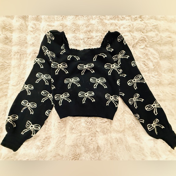 Willow & Wind Black and White Bow Sweater Small - Picture 1 of 2